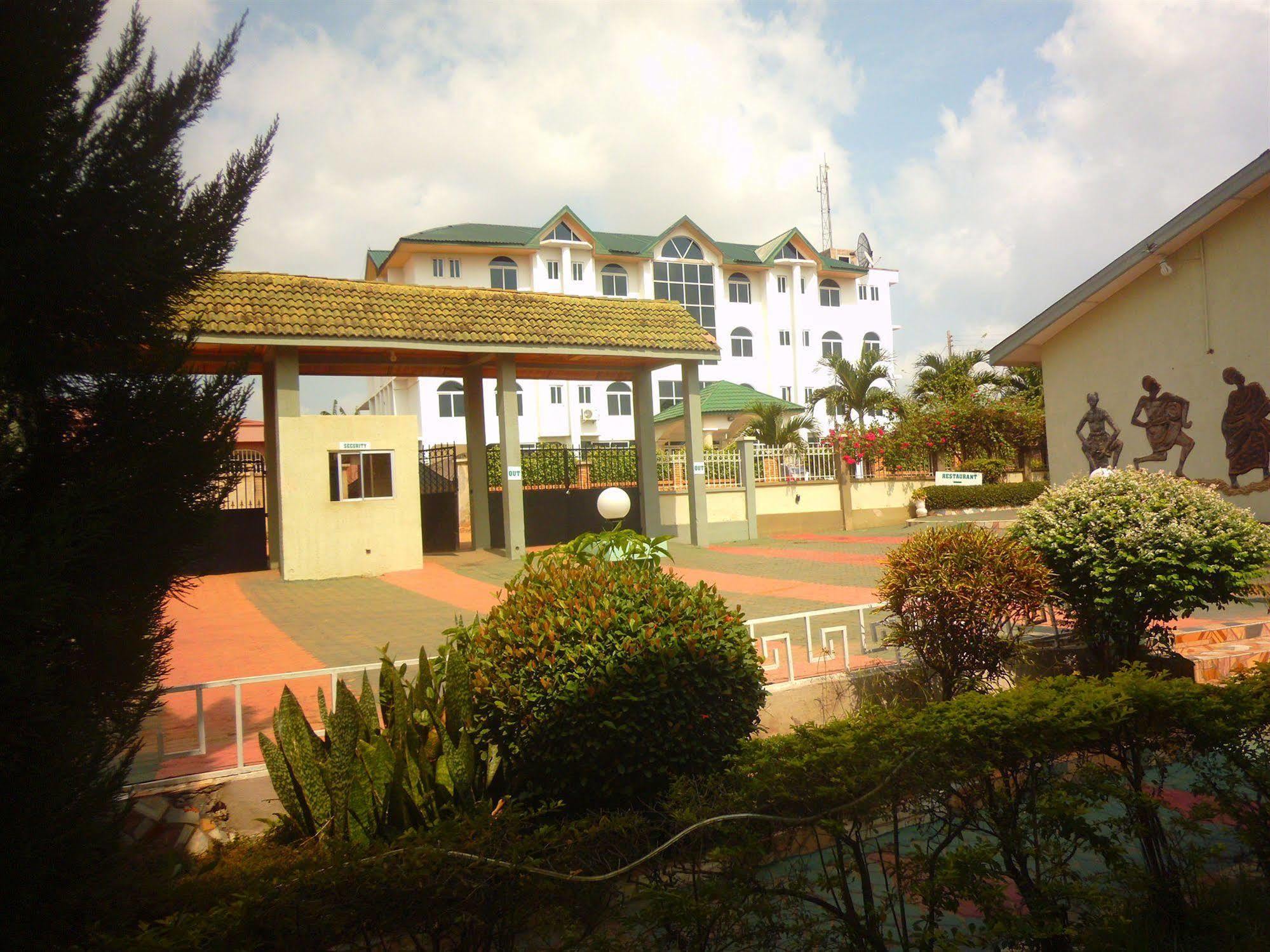 Wadoma Royale Hotel Kumasi Luaran gambar